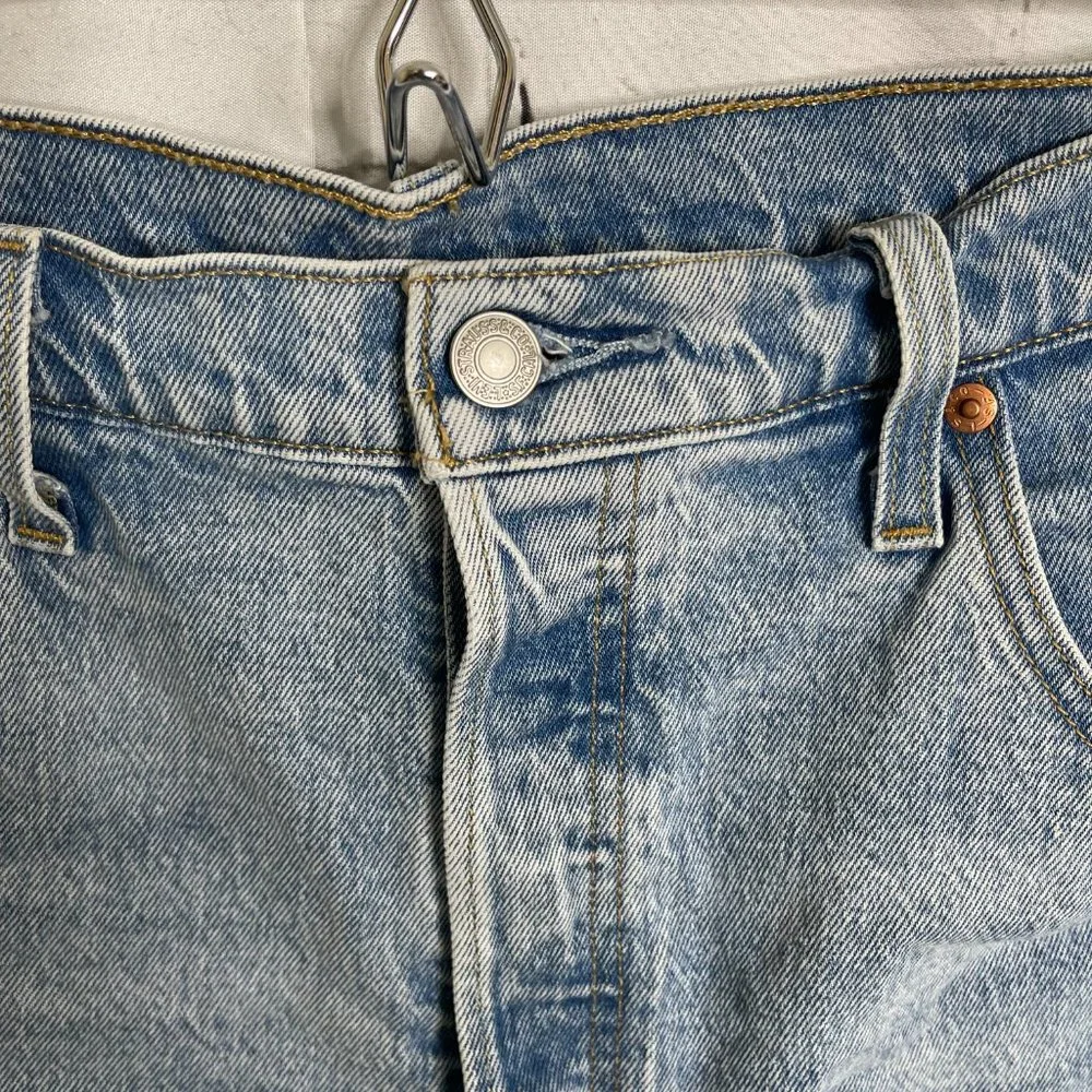 Levis 501 Denim Cutoff Shorts Womens 33 High Rise Distressed Light Wash - Picture 4 of 5